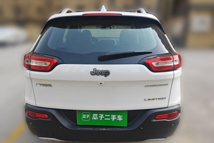 Used Jeep Cherokee 2017 2.0L Superior Edition