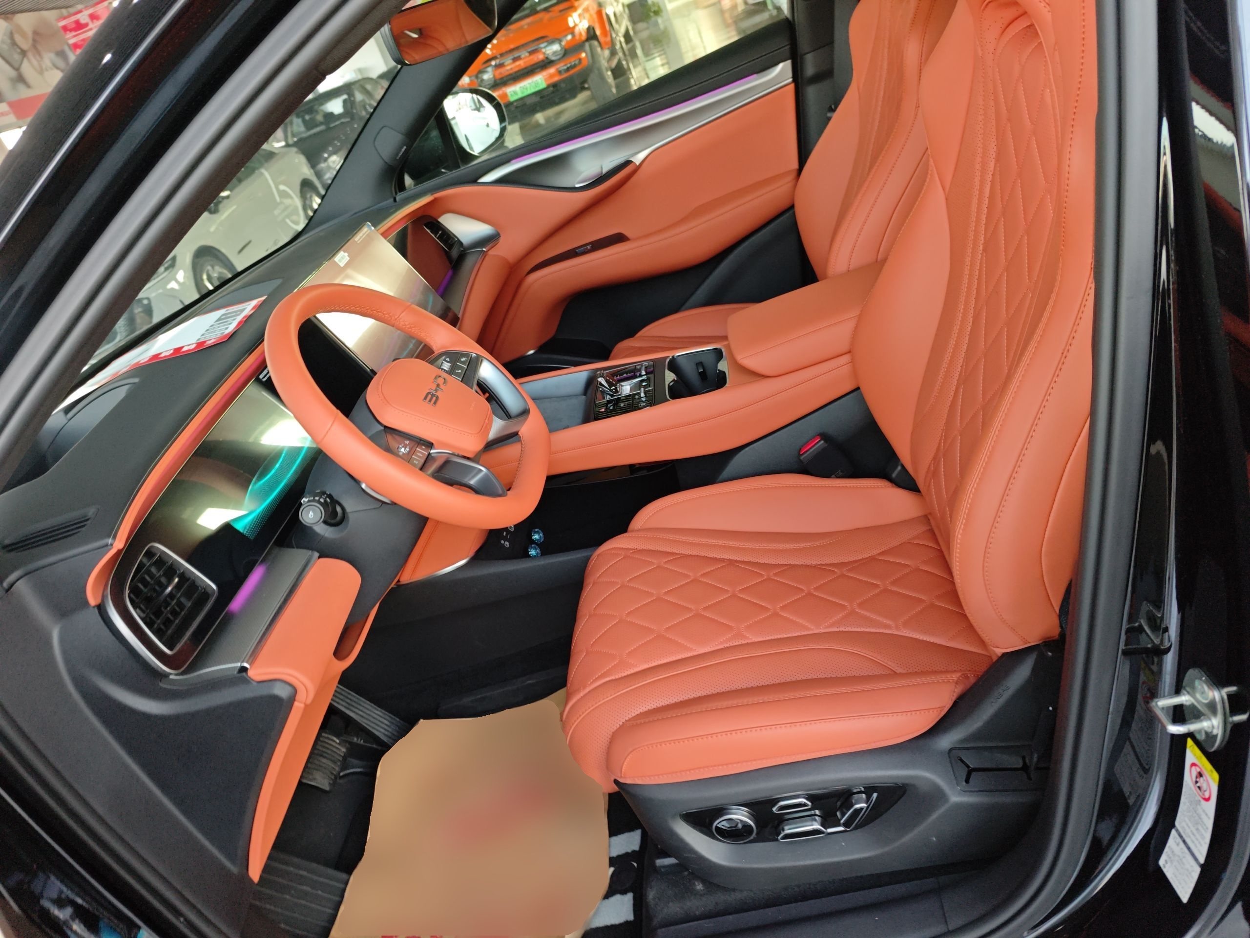 Переднее сиденье в автомобиле