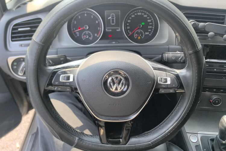 Used Volkswagen Golf 2014 1.4TSI Automatic Luxury Model