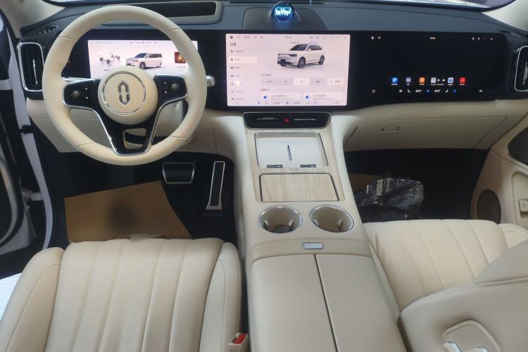 Used Hima AITO M8 2025 Extended-Range Ultra Version 53.4 kWh 5-Seater Edition Center Console