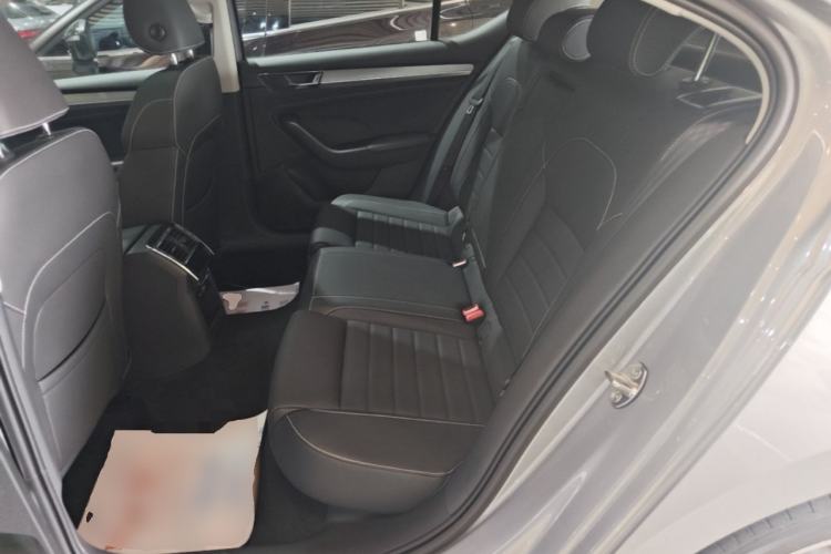 Ojetý Skoda Superb 2023 Facelifted TSI280 DSG Luxury Edition