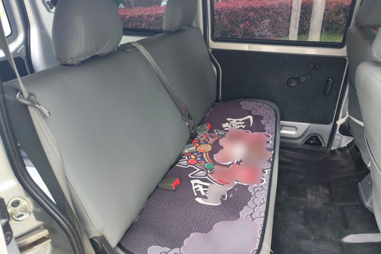 Used Jinbei Hiace X30 2023 1.5L Super-Comfortable Passenger Van 5/6/7-Seater Non-Air-Conditioned Version Model SWC15M Left Rear Seat