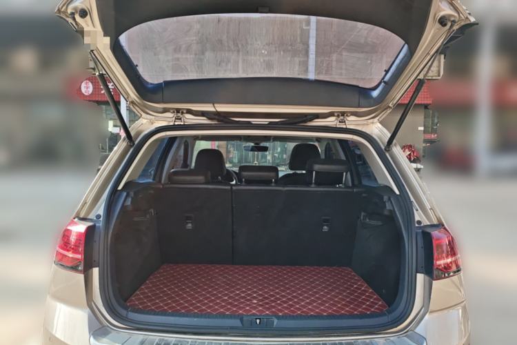 Used Volkswagen Golf 2018 230TSI Automatic Luxury Version Trunk