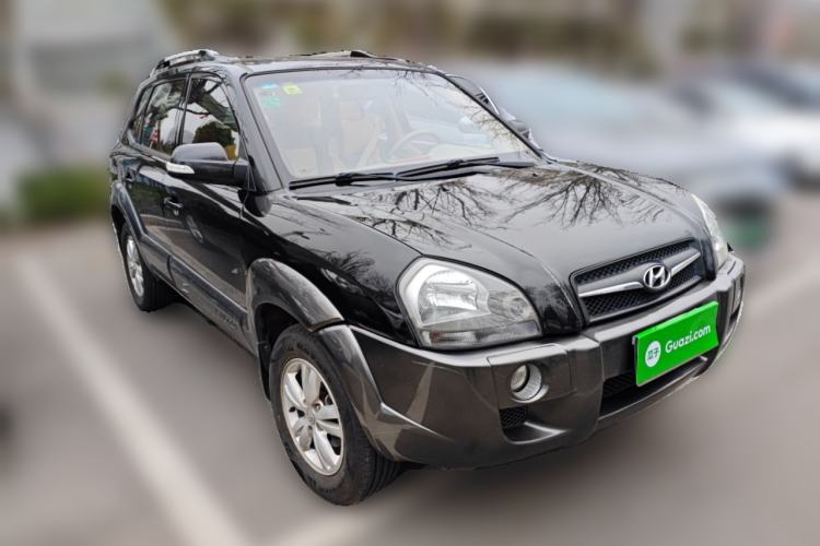 Used Hyundai Tucson 2009 2.0L Manual Two-Wheel Drive Fashion Edition Front Right 45 Deg