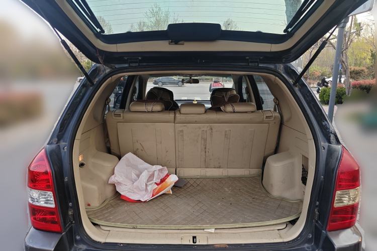 Used Hyundai Tucson 2009 2.0L Automatic Two-Wheel Drive with Sunroof Trunk