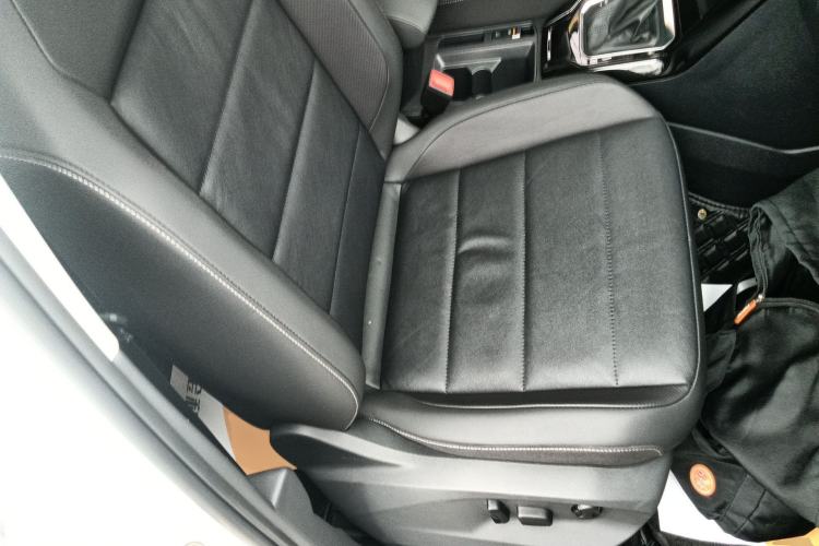 Used Volkswagen T-ROC 2022 280TSI DSG Two-Wheel Drive Comfort PLUS Right Front Seat