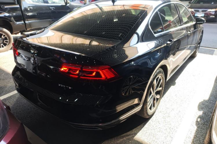 Used Volkswagen Magotan 2020 330TSI DSG Leading Model
