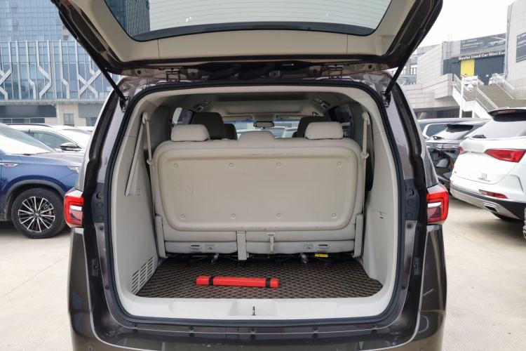 Used Buick GL8 2022 Land Cruiser Executive Class 652T Comfort Model
