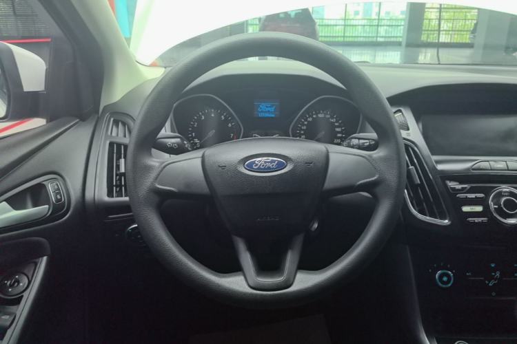Used Ford Focus 2017 Hatchback 1.6L Automatic Comfort Plus SmartDrive Edition

