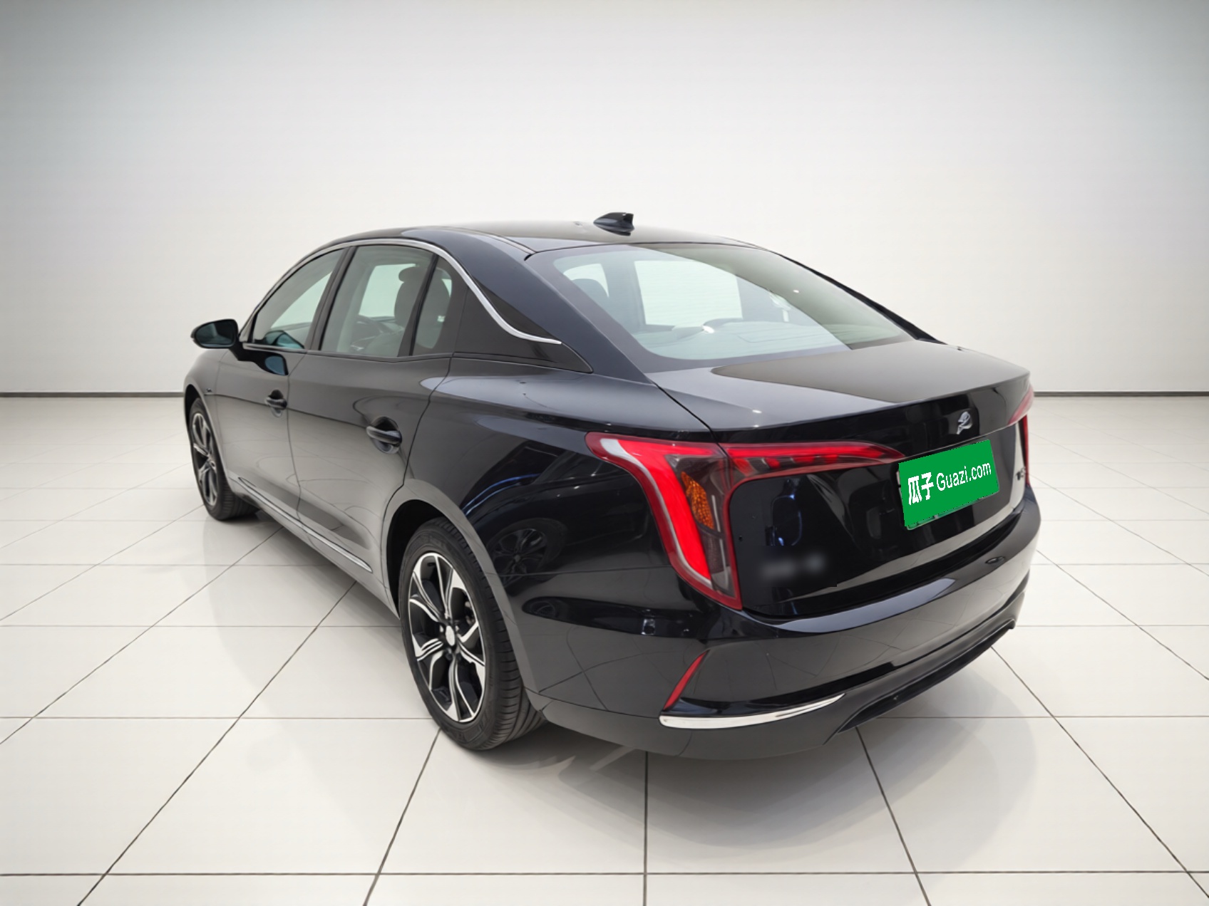 Hongqi E-QM5 2023 Revised Version Basic Travel Edition — снимка 4