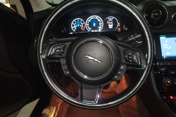 Used Jaguar XJ 2016 XJL 2.0T Two-Wheel-Drive Elegant Business Edition
