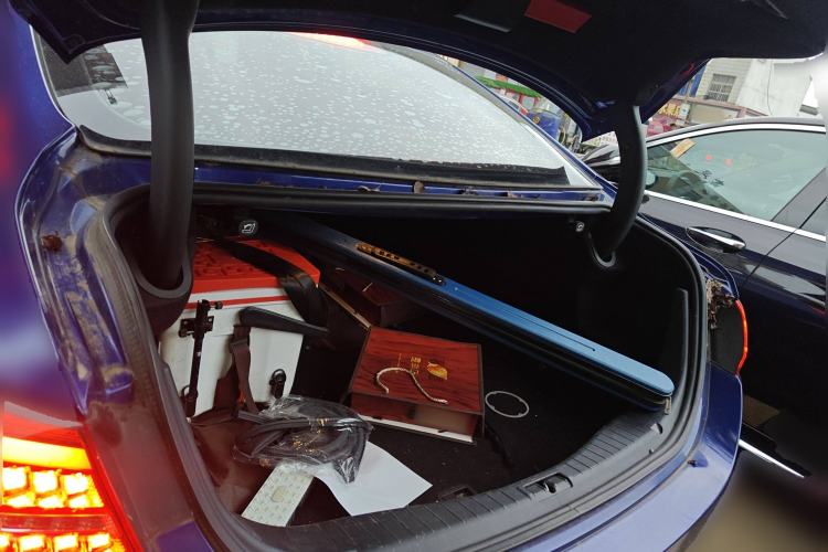 Used Hongqi H5 2019 30TD Dynamic Edition Trunk