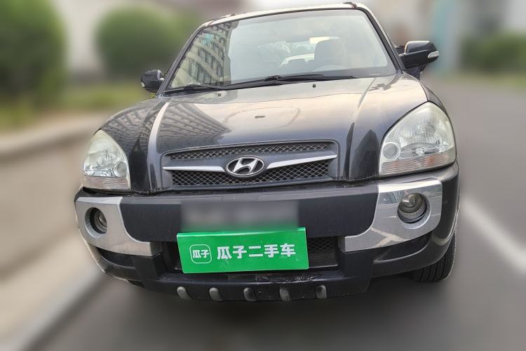 Used Hyundai Tucson 2009 2.0L Automatic Two-Wheel Drive with Sunroof Front