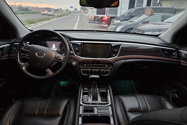 Used GAC Trumpchi GS8 2017 320T Two-Wheel Drive Luxury Smart Connectivity Version (7 Seats)