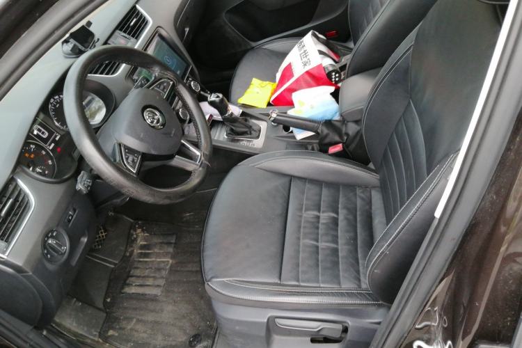 Used Skoda Octavia 2017 1.6L Automatic Smart Drive Edition Left Front Seat