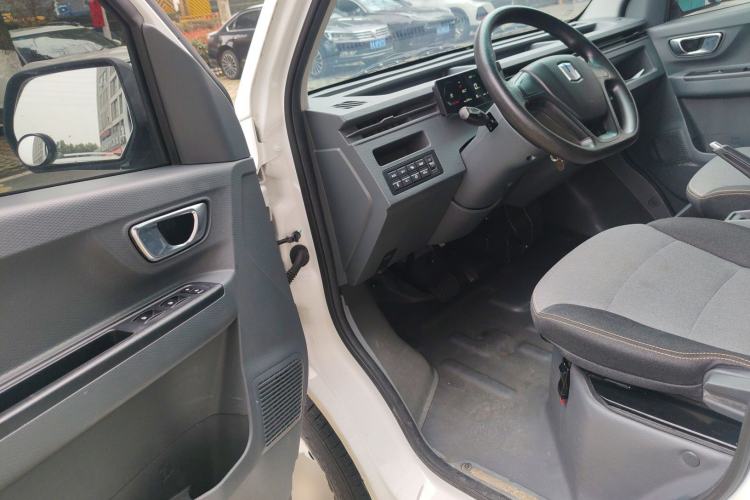 Used Farizon Xingxiang V 2023 V6E Zhonghang Lithium Battery 38.64kWh Value Edition Driver Seat