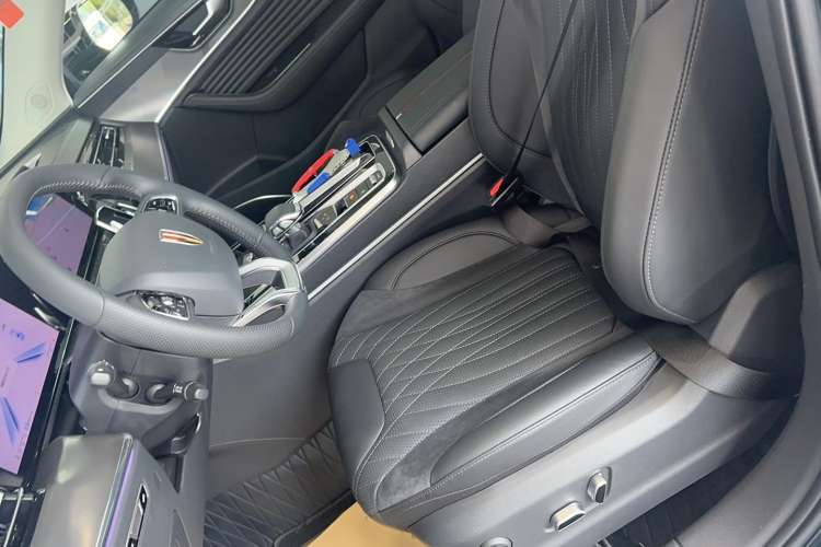 Used Hongqi HS5 2023 2.0T Qixiang Pro Edition
