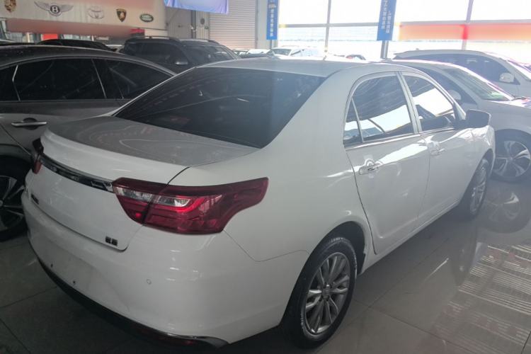 Used Geely Auto Vision 2019 Upgraded Model 1.5L Manual Luxury Version China VI Standard
