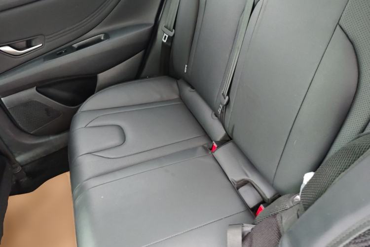 Used Hyundai Elantra 2021 1.5L CVT LUX Prestige Edition Left Rear Seat