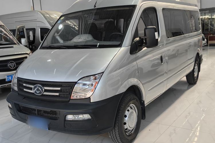 Used SAIC MAXUS Xintu V80 2019 2.5T Classic Model 6-Speed Manual Aotong Long Wheelbase Mid-Height 7-Seater
