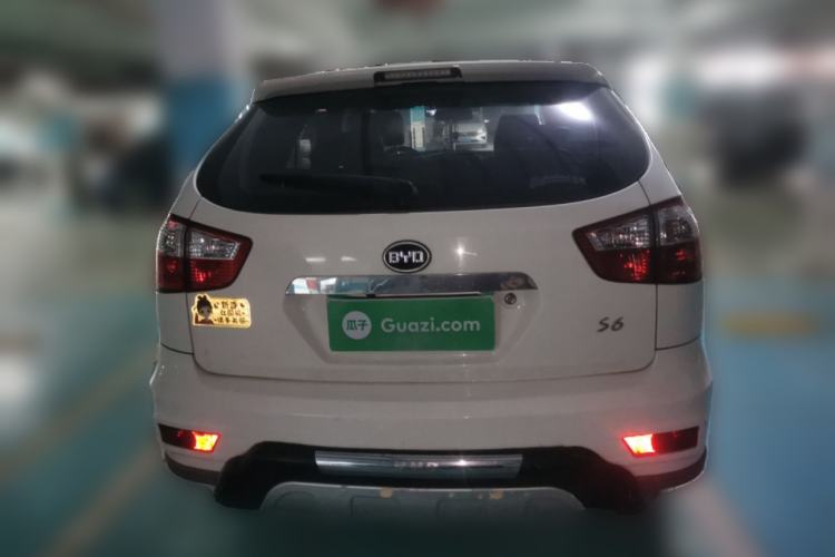 Used BYD S6 2013 Platinum Edition 2.0L Manual Luxury Model
