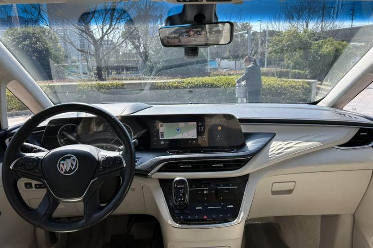 Used Buick GL8 2022 Avenir Aivia 7-Seater Deluxe Edition