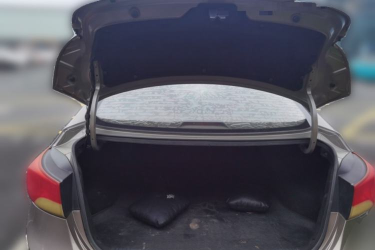 Used Hyundai Elantra (5th Generation / Langdong) 2012 1.6L Manual Fashion Edition Trunk