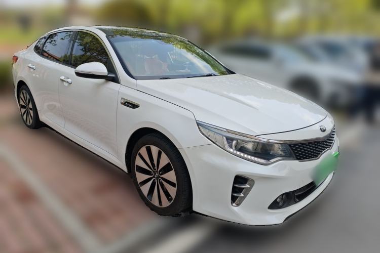 Used Kia K5 2016 1.6T Automatic LUX Front Right 45 Deg