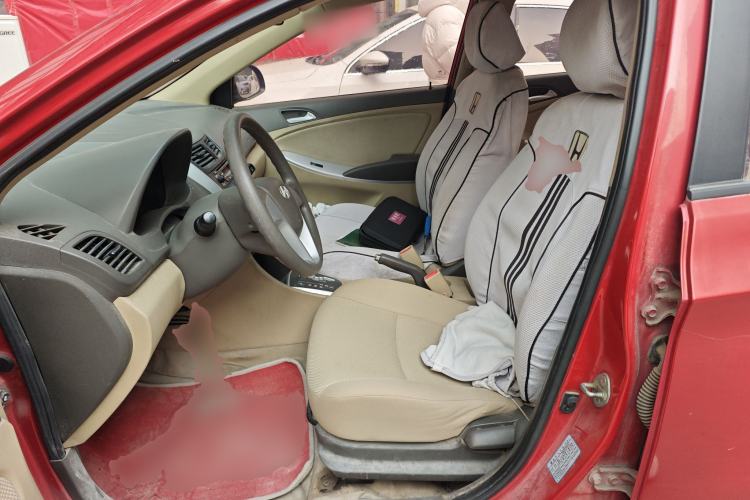 Used Hyundai Verna (older generation) 2010 Sedan 1.4L Automatic Comfort Model GS
