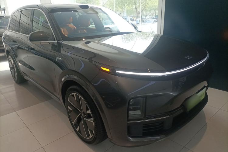 Used Li Auto L8 2025 Max Smart Refresh Edition Front Right 45 Deg