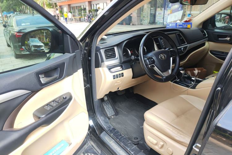 Used Toyota Highlander 2018 2.0T Four-Wheel Drive Luxury Version 7 Seats China VI Standard
