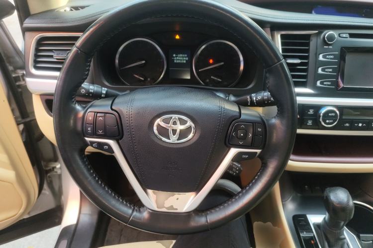 Used Toyota Highlander 2015 2.0T Two-Wheel Drive Luxury Edition 7 Seats