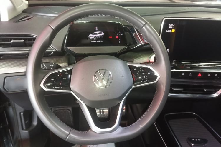 Used Volkswagen ID.6 X 2023 Pure Long-Range Version Steering Wheel