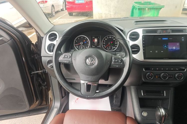Used Volkswagen Tiguan 2015 1.8TSI Automatic Two-Wheel Drive Luxury Model Steering Wheel