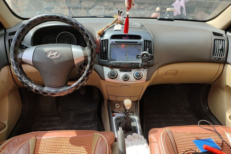 Used Hyundai Celesta 2008 1.6L MT GLS Center Console