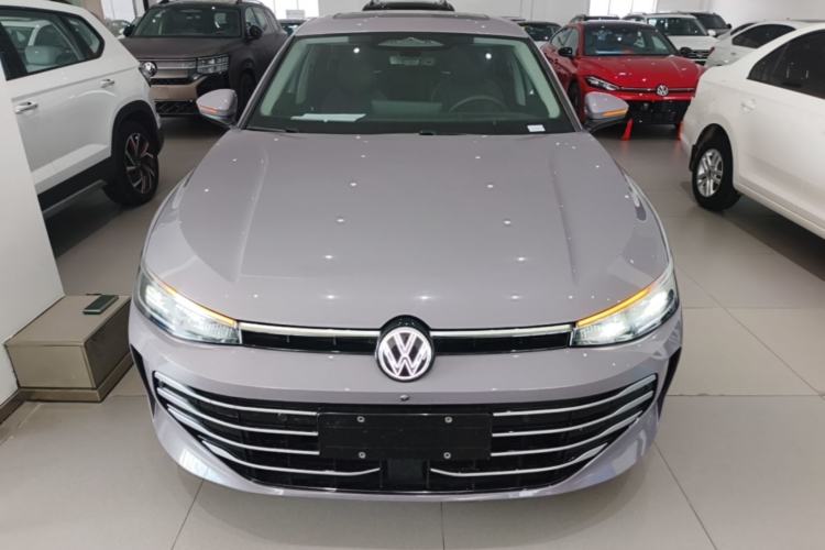 Used Volkswagen Passat 2025 Pro 380TSI Dragon Supreme Edition
