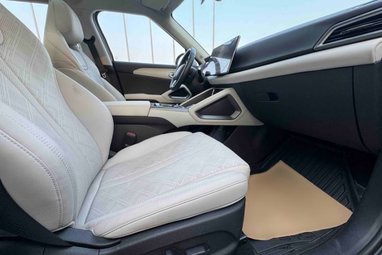 Used BYD Yuan UP 2025 Intelligent Driving Version 401 km Beyond-Range Edition
