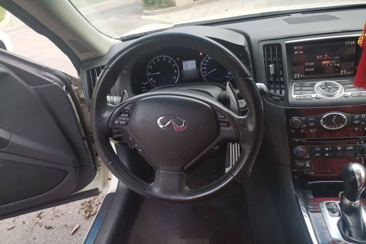 Used Infiniti G Series 2010 G37 Coupe Convertible Rosewood Edition Steering Wheel