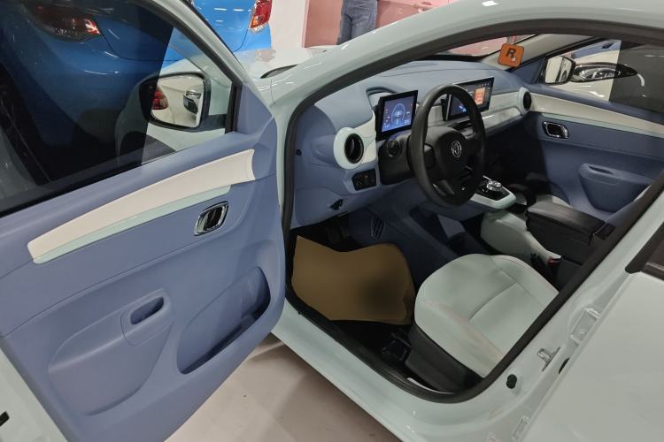 Used Dongfeng NAMMI BOX 2022 Revised Light Wind Edition 201 km Standard Version
