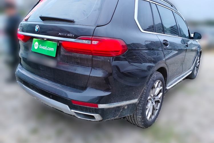 Used BMW X7 2022 xDrive40i Luxury Package with Leading Features Rear Right 45 Deg