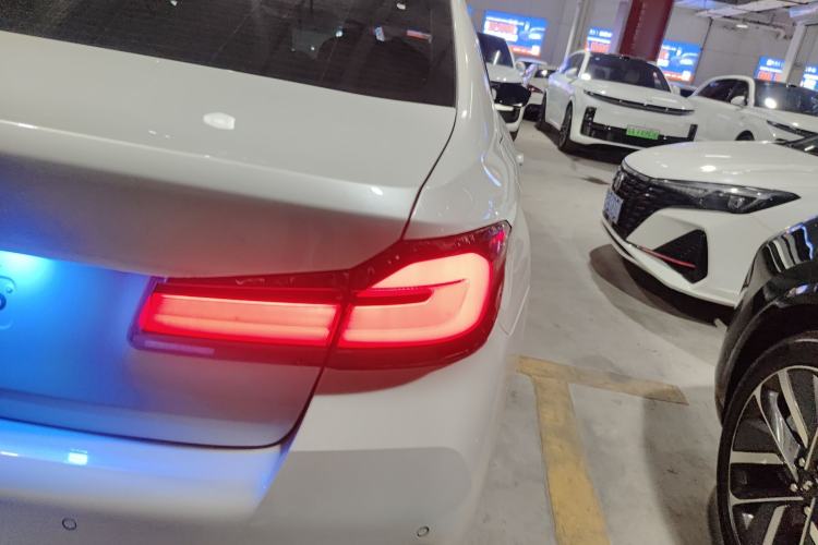 Used BMW 5 Series 2022 Second Facelift 530Li Luxury Version M Sport Package Right Rear Taillight