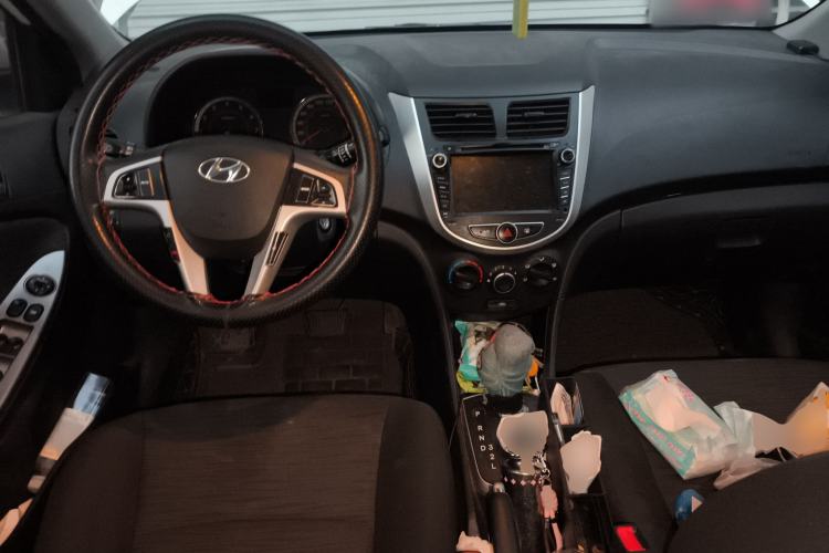 Used Hyundai Verna Ray 2016 1.4L Automatic Leading-Edge GLX