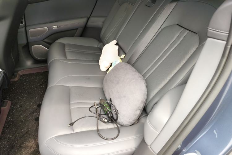 Used Xiaomi Auto YU7 2025 Ultra-Long Range High-Performance All-Wheel-Drive Max Edition Left Rear Seat