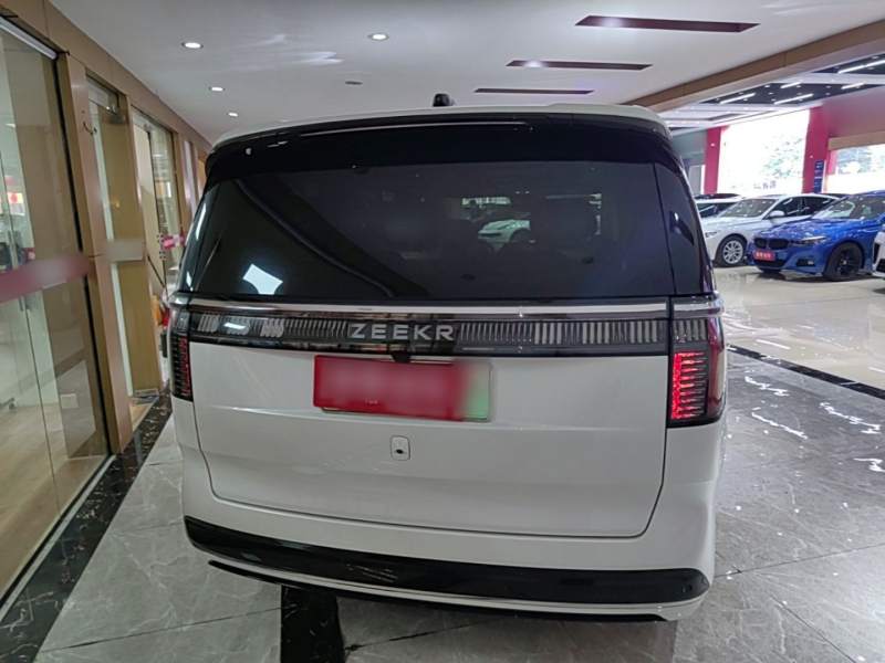 Used Zeekr 009 2022 WE Edition — 5