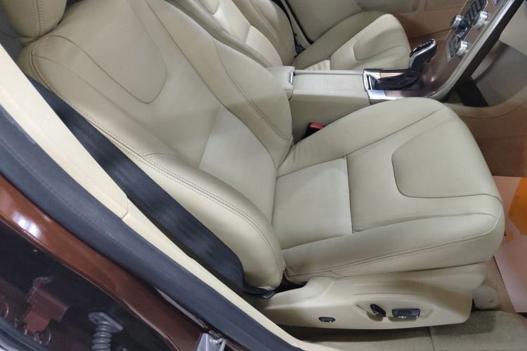 Used Volvo XC60 2015 T5 Smart Upgrade Model