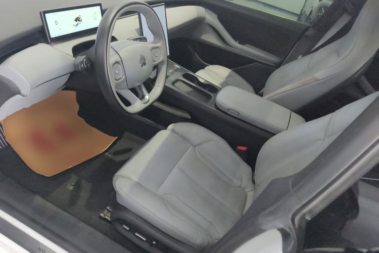 Used Nio ET5 2022 75 kWh Left Front Seat