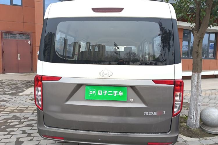 Used CHANGAN KUAYUE Xing V3 2023 1.5L Gasoline Luxury 6-Seater Passenger Vehicle Rear