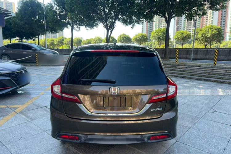 Used Honda Jade 2013 1.8L automatic Comfort version 5 seats