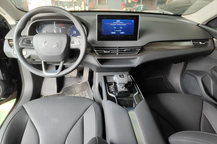 Used Hongqi E-QM5 2022 431 km Charge & Enjoy Edition Center Console