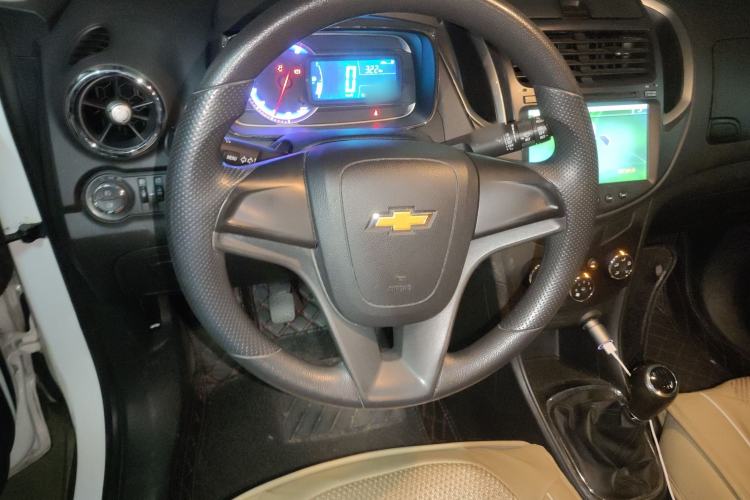 Used Chevrolet Trax 2016 1.4T Manual Two-Wheel Drive Comfort Version with Sunroof